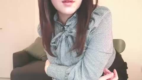 Momo online show from January 2025 01:02:02 PM