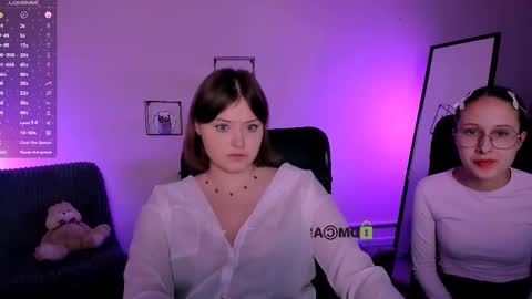 Snapshot of mona_cloud chatting on September 2025 07:40:02 PM Mona online show from September 2025 07:40:02 PM