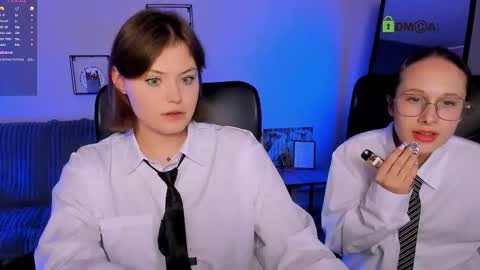 Snapshot of mona_cloud chatting on October 2025 07:11:01 PM Mona online show from October 2025 07:11:01 PM