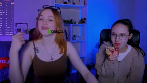 Snapshot of mona_cloud chatting on October 2025 07:22:01 PM Mona online show from October 2025 07:22:01 PM