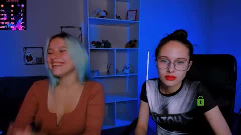 Snapshot of mona_cloud chatting on October 2025 08:42:02 PM Mona online show from October 2025 08:42:02 PM