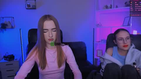 Snapshot of mona_cloud chatting on November 2025 08:21:01 PM Mona online show from November 2025 08:21:01 PM