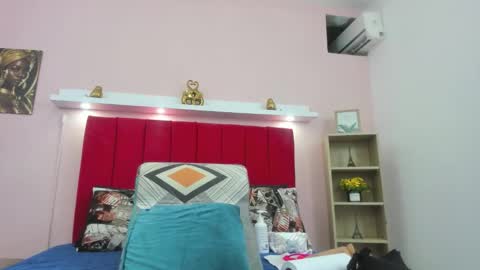 paola online show from October 2025 02:16:01 PM