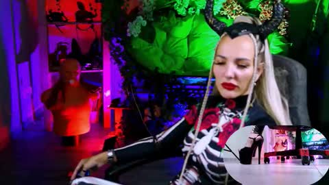 Snapshot of monicamaxwel chatting on October 2025 11:55:02 AM Monika online show from October 2025 11:55:02 AM