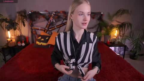 Snapshot of monicavelen chatting on October 2025 05:51:01 AM Monica online show from October 2025 05:51:01 AM