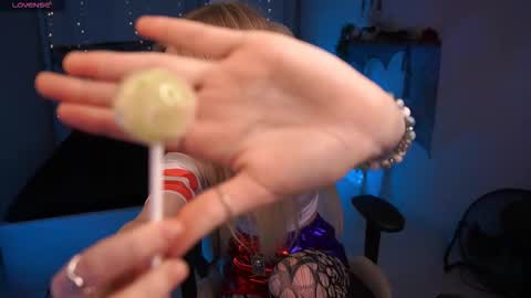 Snapshot of monicavelen chatting on October 2025 05:59:01 AM Monica online show from October 2025 05:59:01 AM