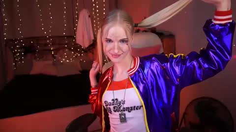 Snapshot of monicavelen chatting on October 2025 06:28:02 AM Monica online show from October 2025 06:28:02 AM