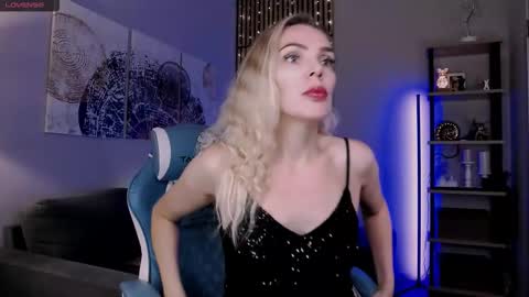 monicharm online show from September 2025 01:32:01 PM