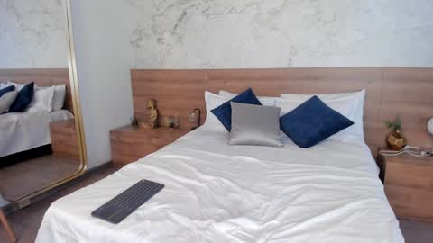 Monique  online show from February 2025 08:17:02 PM