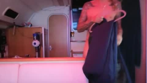 Snapshot of monkandmia chatting on December 2025 04:54:01 AM Monk and Mia online show from December 2025 04:54:01 AM