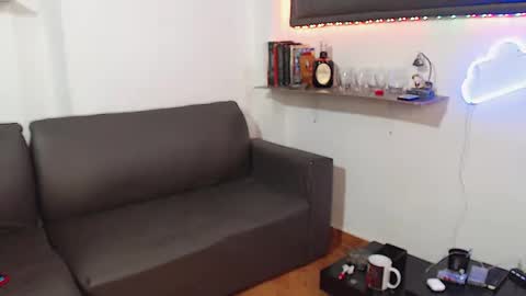 simon dice online show from February 2025 08:10:01 PM