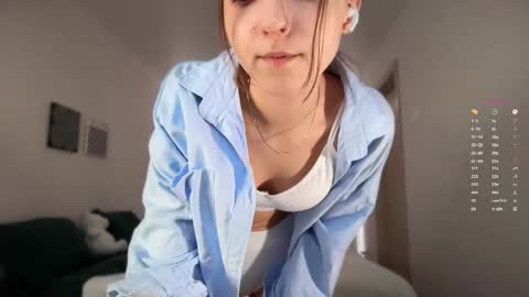 Snapshot of monnymoonn chatting on October 2025 05:20:02 AM Mary online show from October 2025 05:20:02 AM