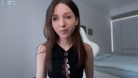 Snapshot of monnymoonn chatting on November 2025 05:29:02 AM Mary online show from November 2025 05:29:02 AM