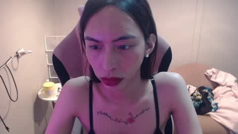 ELYSE A SIMPLE GIRL online show from February 2025 01:05:02 PM