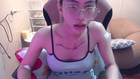 ELYSE A SIMPLE GIRL online show from February 2025 01:57:01 PM