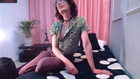 Snapshot of monsterhole91 chatting on December 2025 08:02:01 PM Linda Darling online show from December 2025 08:02:01 PM