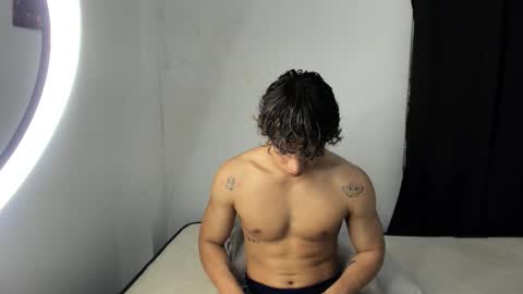 montes_juan online show from September 2025 06:52:01 PM