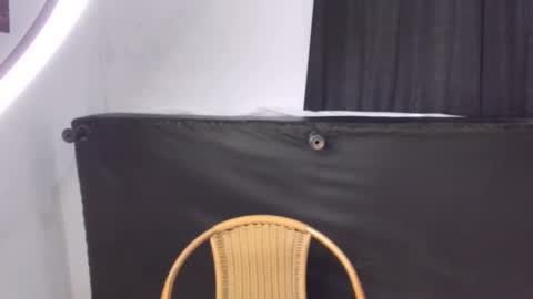 montes_juan online show from September 2025 05:51:01 PM