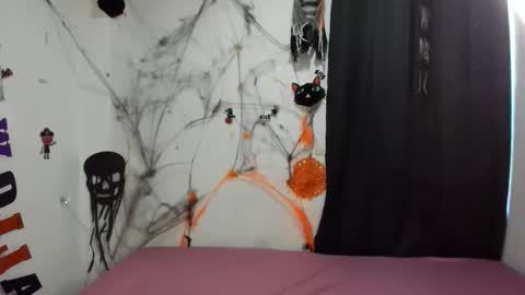 montes_juan online show from November 2025 08:09:02 PM