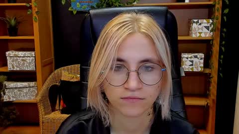 Katrin online show from December 2024 11:12:02 PM