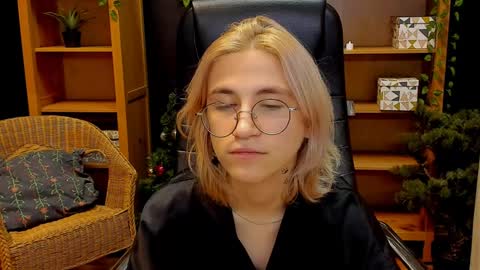 Katrin online show from December 2024 03:35:01 AM