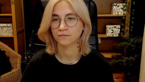 Katrin online show from December 2024 03:37:02 PM