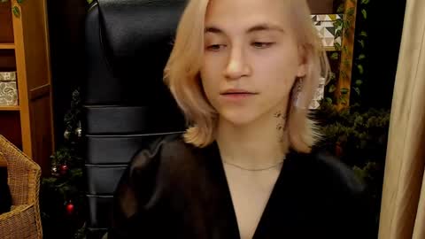Katrin online show from December 2024 10:09:02 PM