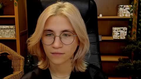 Katrin online show from December 2024 01:59:01 AM