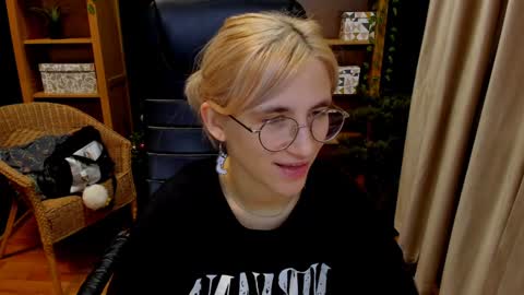 Katrin online show from December 2024 07:31:02 PM
