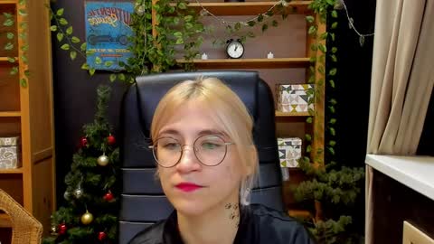 Katrin online show from December 2024 09:08:01 PM