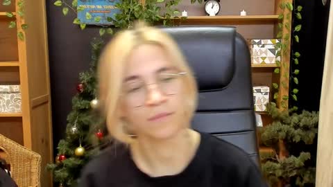 Katrin online show from December 2024 04:06:01 PM