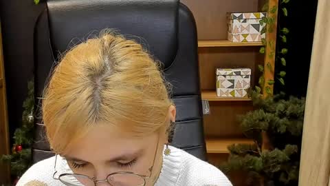 Katrin online show from December 2024 12:25:01 AM