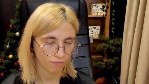 Katrin online show from December 2024 12:18:01 AM