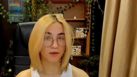 Katrin online show from December 2024 04:19:01 PM