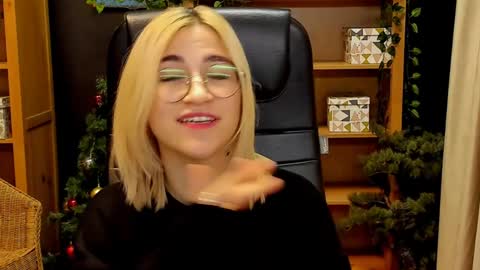 Katrin online show from December 2024 07:21:02 PM