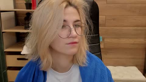 Katrin online show from January 2025 10:22:02 PM