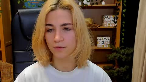 Katrin online show from January 2025 09:57:02 PM