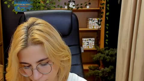 Katrin online show from January 2025 04:01:02 AM