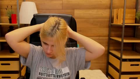 Katrin online show from January 2025 10:55:02 PM