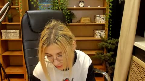 Katrin online show from February 2025 12:09:01 AM