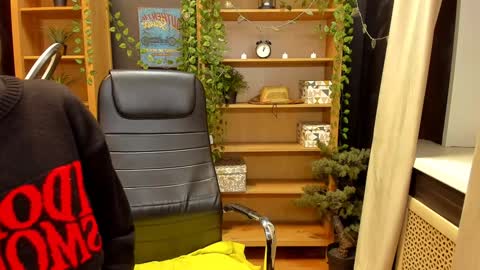 Katrin online show from February 2025 03:10:02 AM