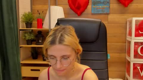 Katrin online show from February 2025 07:19:02 PM