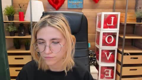 Katrin online show from February 2025 07:14:02 PM