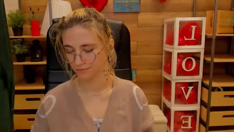Katrin online show from February 2025 04:58:02 PM