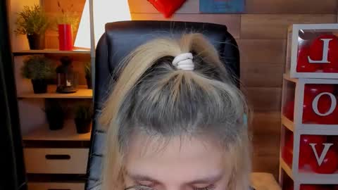 Katrin online show from March 2025 09:04:02 PM