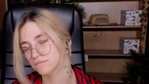 Katrin online show from March 2025 07:27:02 PM