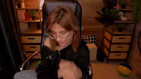 Katrin online show from October 2025 08:51:02 PM