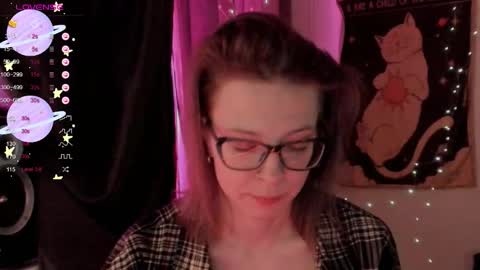 Snapshot of moon__girl chatting on October 2025 06:19:02 PM Roxy online show from October 2025 06:19:02 PM