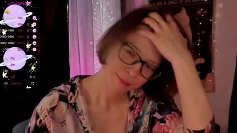 Snapshot of moon__girl chatting on November 2025 10:39:02 AM Roxy online show from November 2025 10:39:02 AM