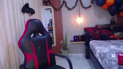 Snapshot of moon_and_fire_ chatting on November 2025 05:20:02 AM moon_and_fire_ online show from November 2025 05:20:02 AM